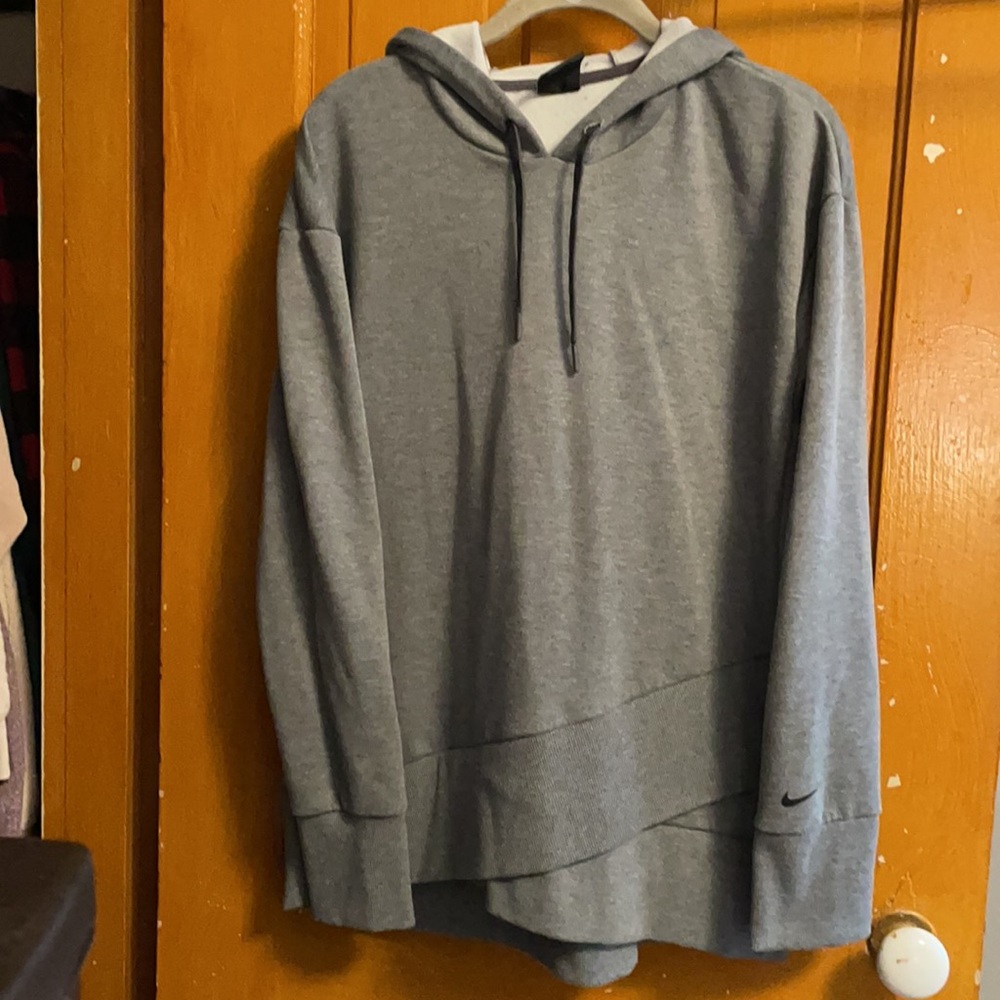 grey nike size medium women’s sweatshirt nike yoga